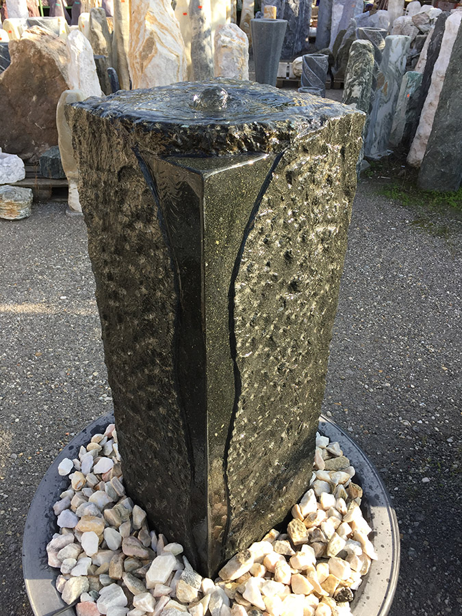 Granit-Stelenbrunnen Padang, 100 cm